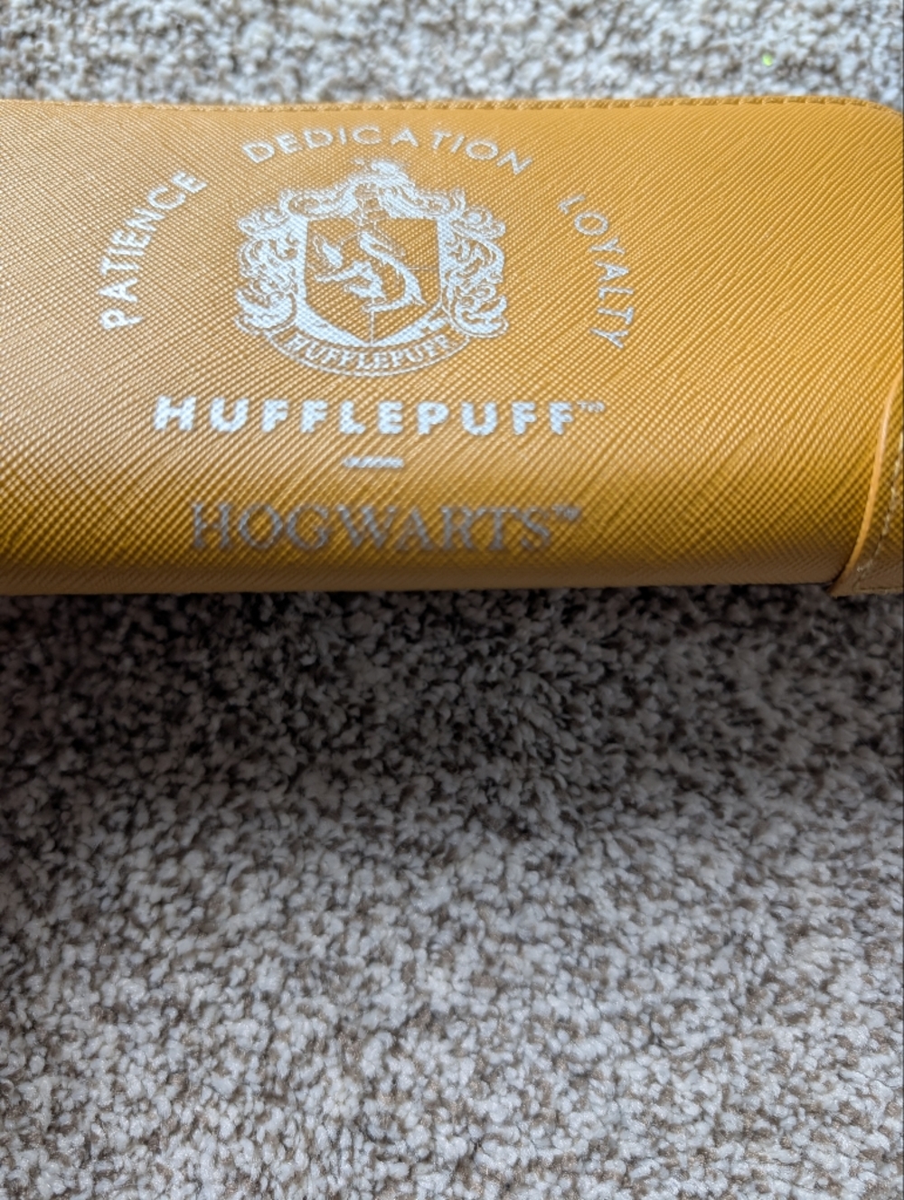 Harry Potter Hufflepuff Wallet Yellow Faux Leather Hogwarts Zip Wallet Tassel - Picture 3 of 6